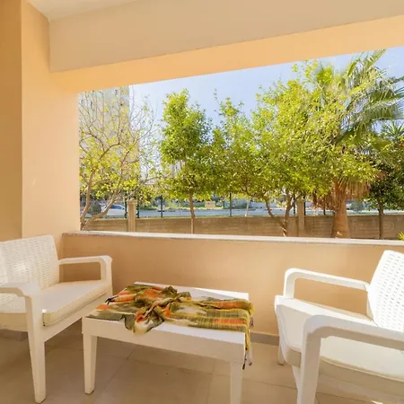 아파트 Elegant And Full Furnished Flat With Balcony