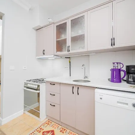 Elegant And Full Furnished Flat With Balcony Apartament *