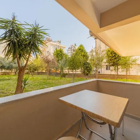 Elegant And Full Furnished Flat With Balcony Анталья